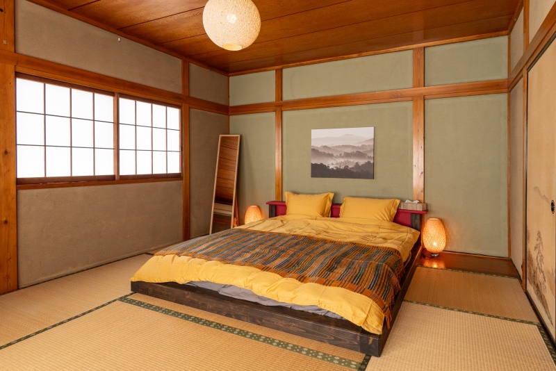 畳の部屋のベッド